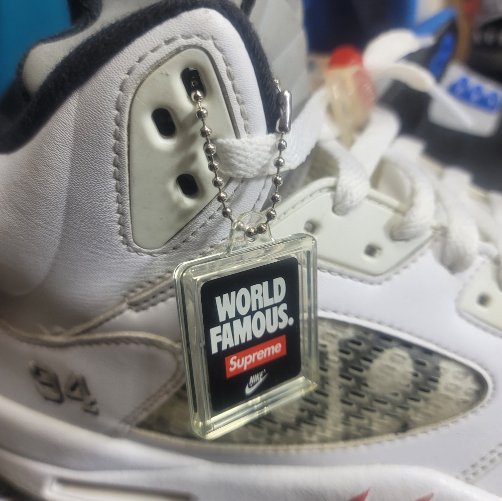 Supreme x Air jordan 5 retro mens size 12 (flawed pair) - Picture 2 of 8
